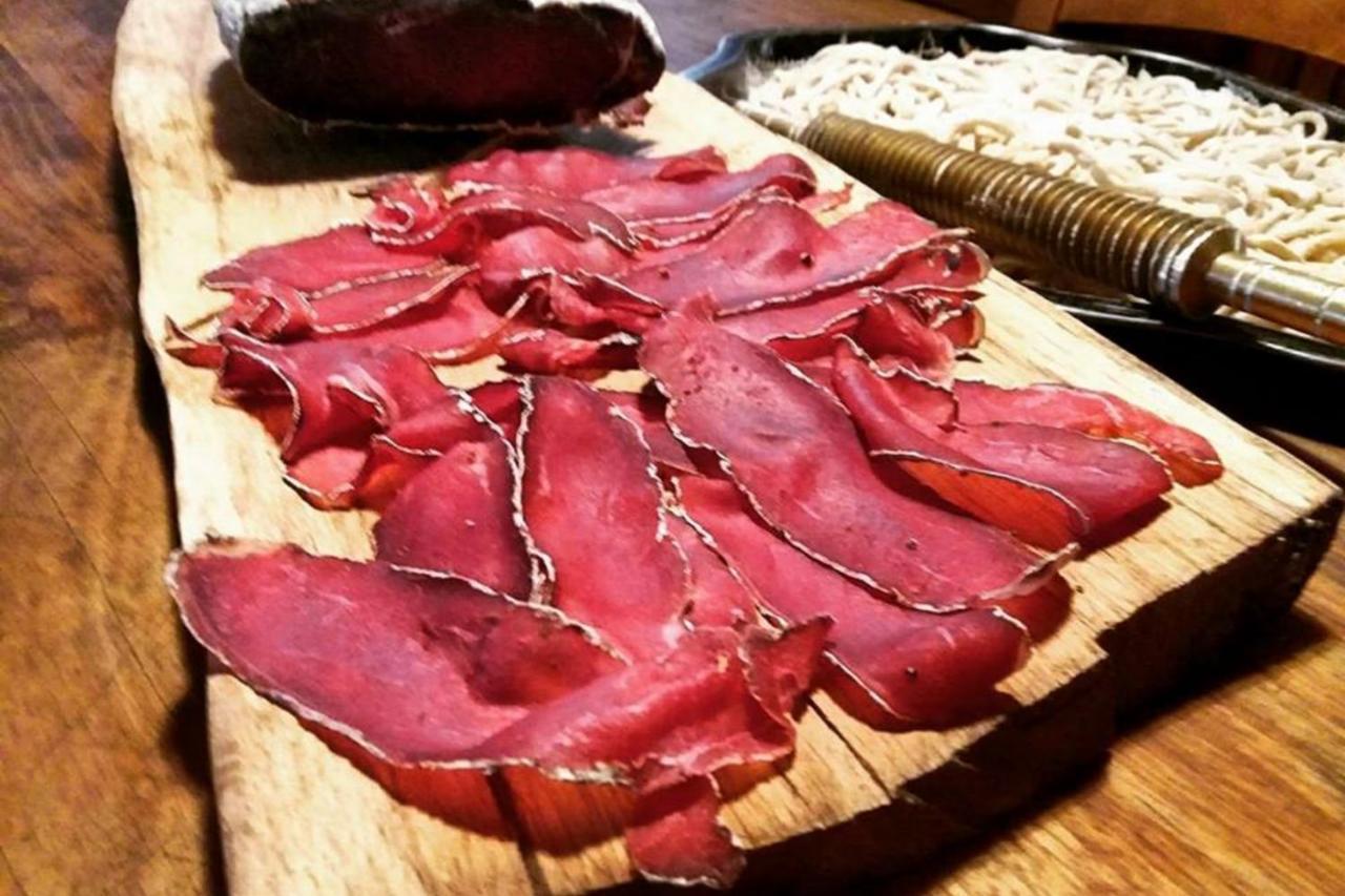 Agriturismo Di Charme E Ristorante Stallato Il Filo Di Paglia Карро Экстерьер фото