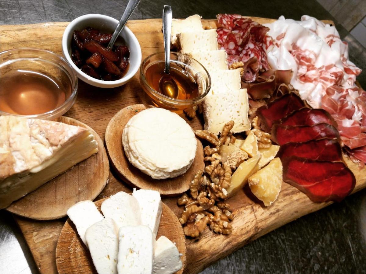 Agriturismo Di Charme E Ristorante Stallato Il Filo Di Paglia Карро Экстерьер фото