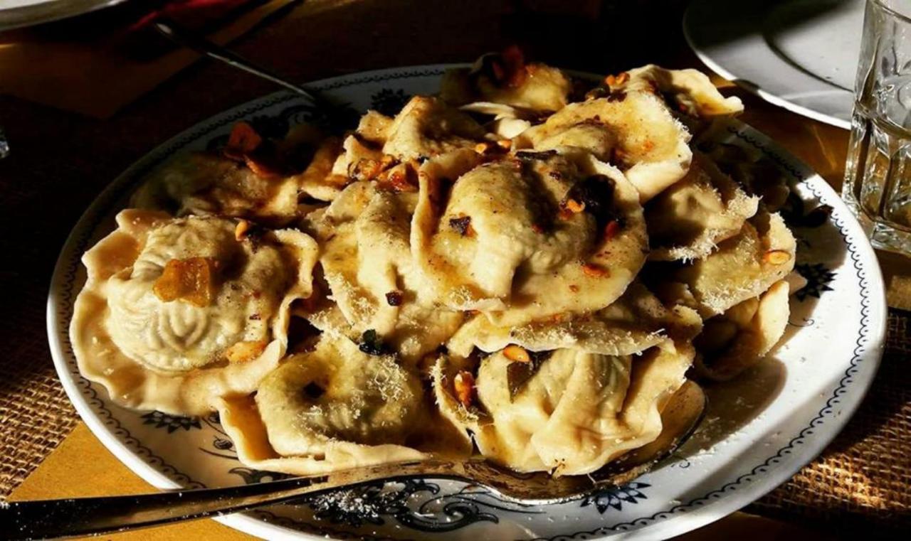 Agriturismo Di Charme E Ristorante Stallato Il Filo Di Paglia Карро Экстерьер фото