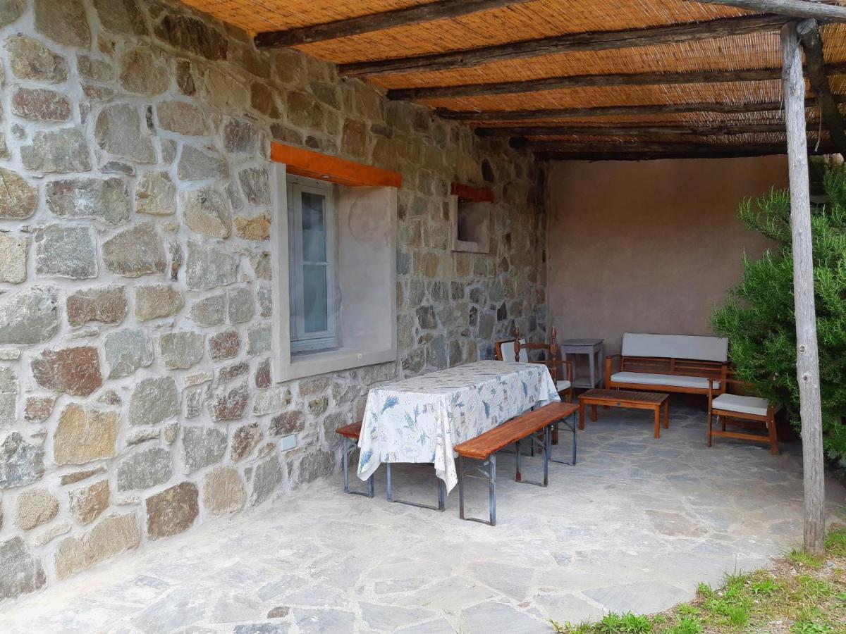 Agriturismo Di Charme E Ristorante Stallato Il Filo Di Paglia Карро Экстерьер фото
